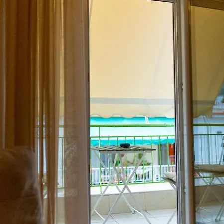 Apartment Niovi, Stylish Near The Waterfront
